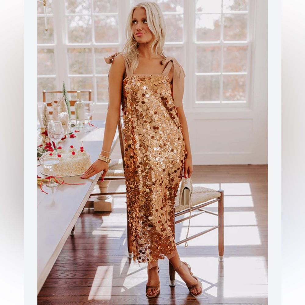 Entro Elegant Sequin Dress in Gold